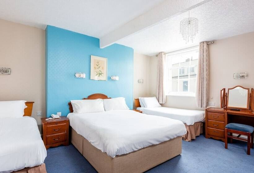 Семейный Номер, The Esplanade