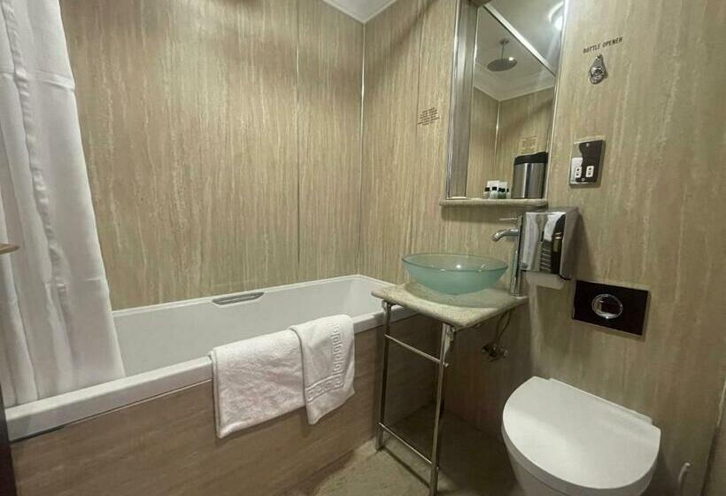 Номер Стандарт, The Mansefield