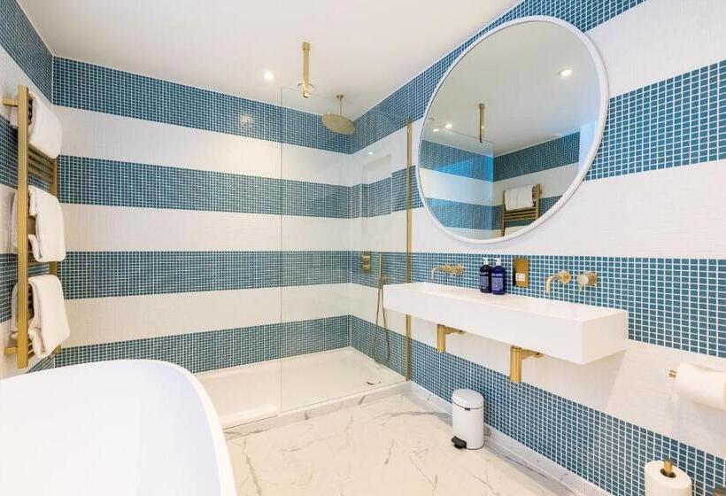 חדר דלוקס נוף לים, The Nici