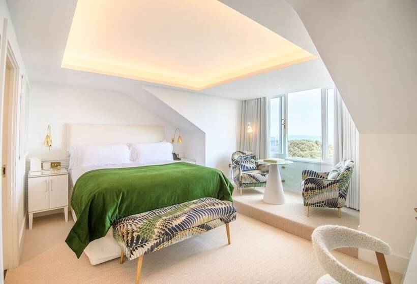 غرفة ديلوكس مطلّة علي البحر, The Nici