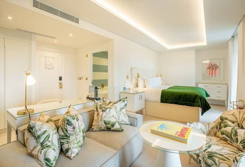 جناح مطلّ علي البحر, The Nici