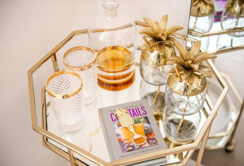 غرفة ديلوكس مطلّة علي البحر, The Nici