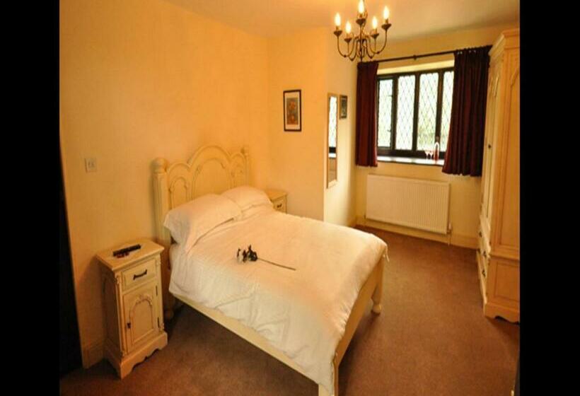 غرفة قياسية, Langley Inn