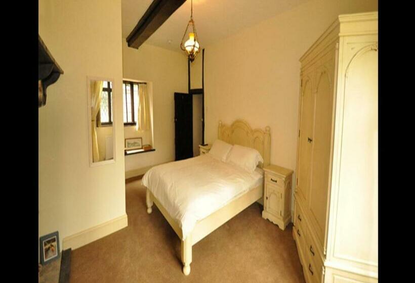 غرفة قياسية, Langley Inn