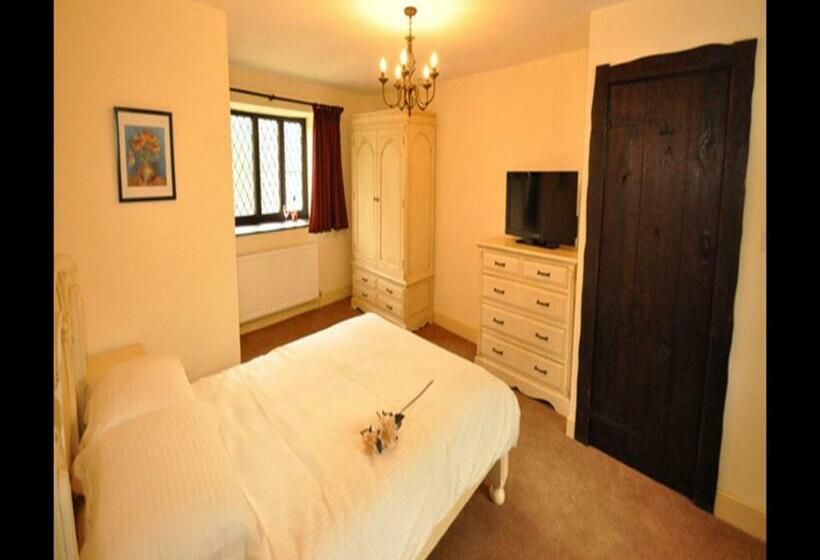 غرفة قياسية, Langley Inn