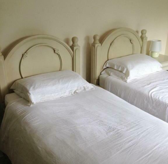 غرفة قياسية, Langley Inn