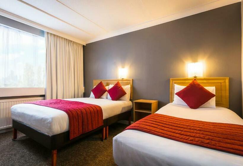 Номер Стандарт, Airport Hotel Manchester