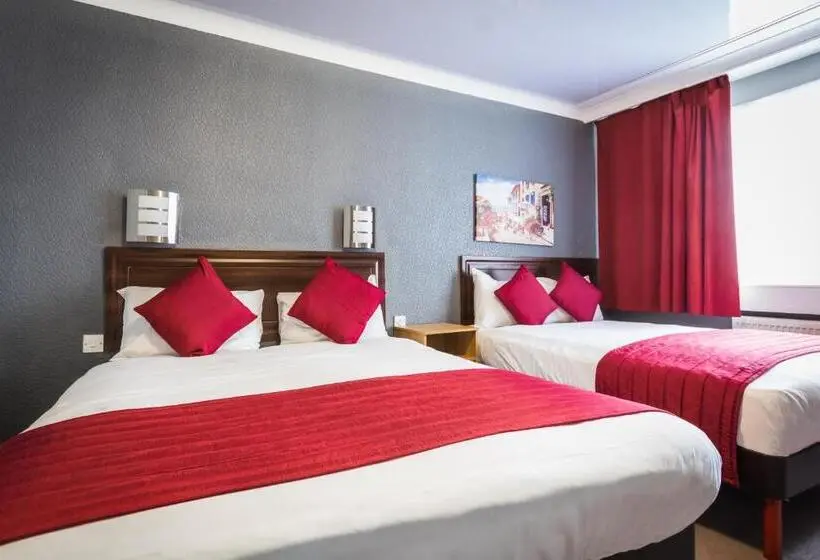 Perhehuone, Airport Hotel Manchester