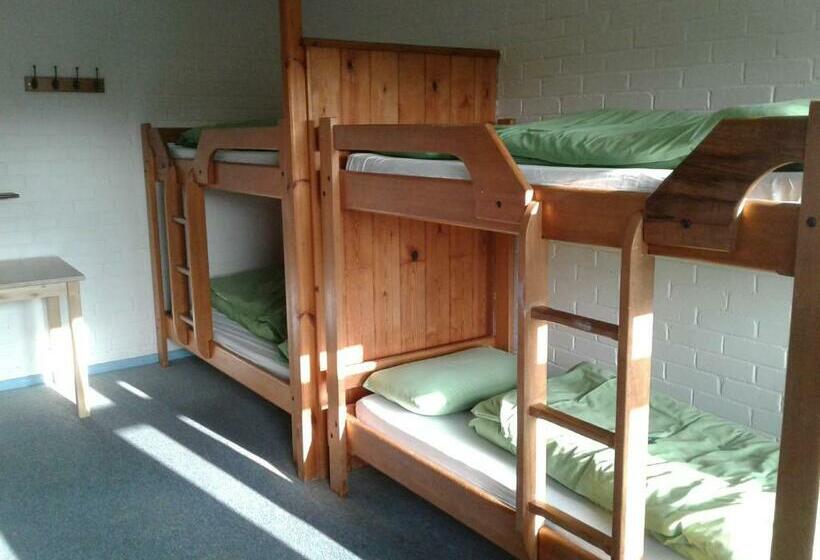 标准四人间共用浴室, Yha Hawes