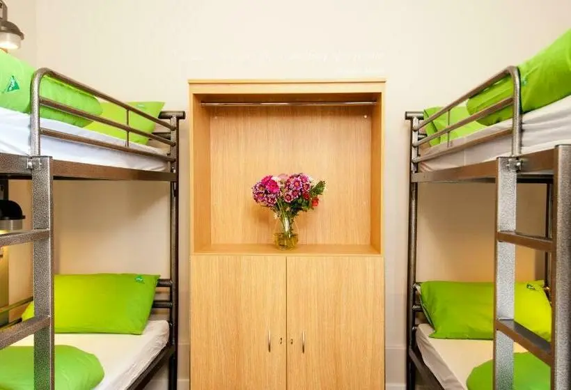 Standard Neljän Hengen Huone, Yha Stratford Upon Avon