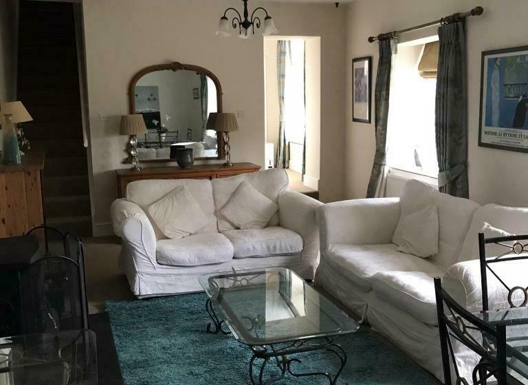 スイート, Castle House B And B