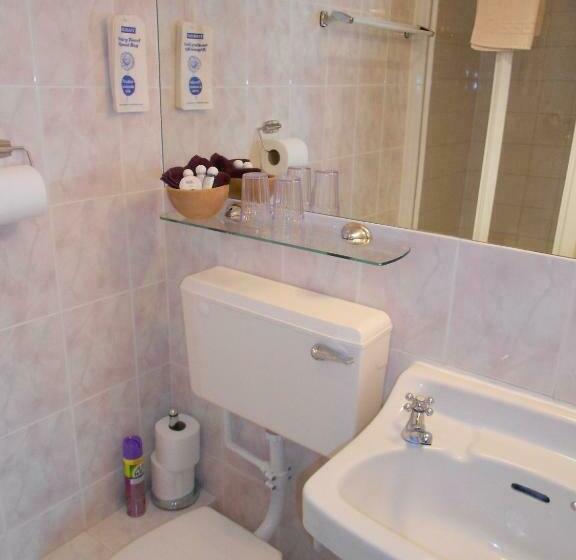 스탠다드 룸, Cromwell House