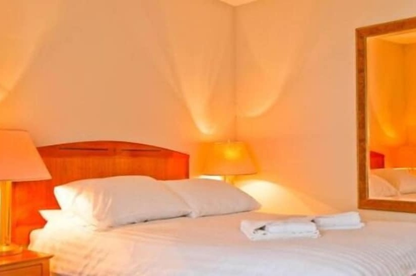 חדר משפחתי, Four Seasons