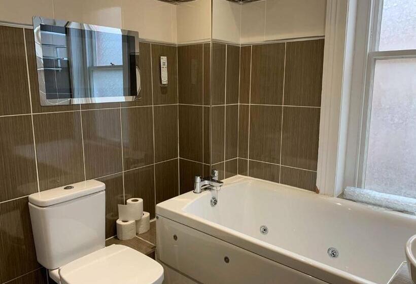 סוויטת סופריור, Four Seasons