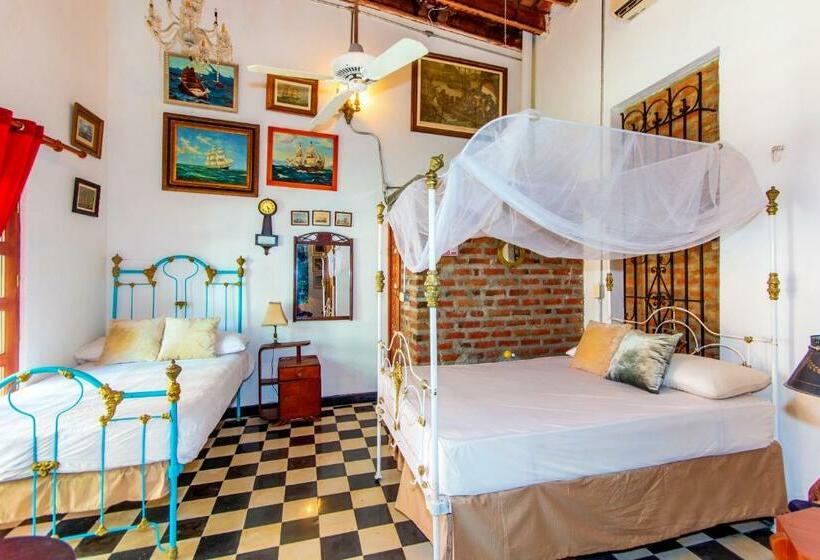 اتاق اکونومی, Mauricio Babilonia