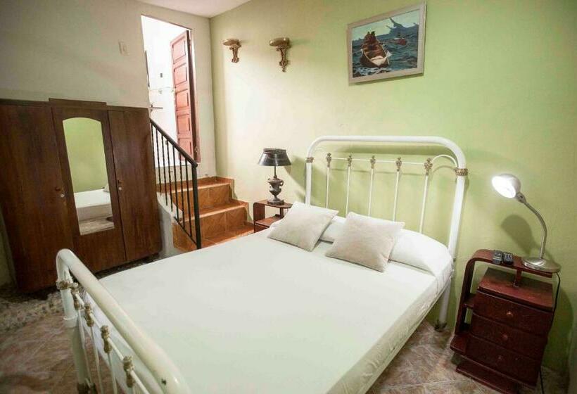 اتاق استاندارد, Mauricio Babilonia