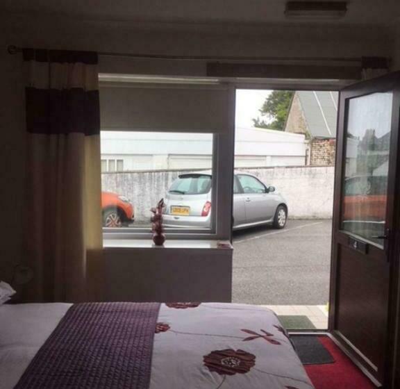 חדר סטנדרט, The Thistle