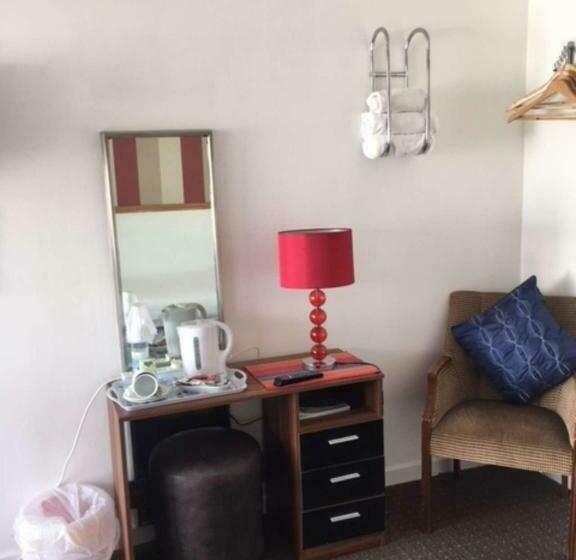 בקתת חדר, The Thistle