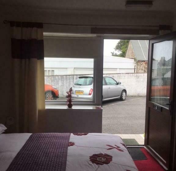 חדר סטנדרט, The Thistle