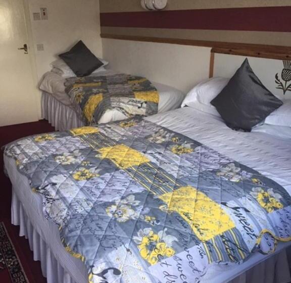 חדר משפחתי, The Thistle