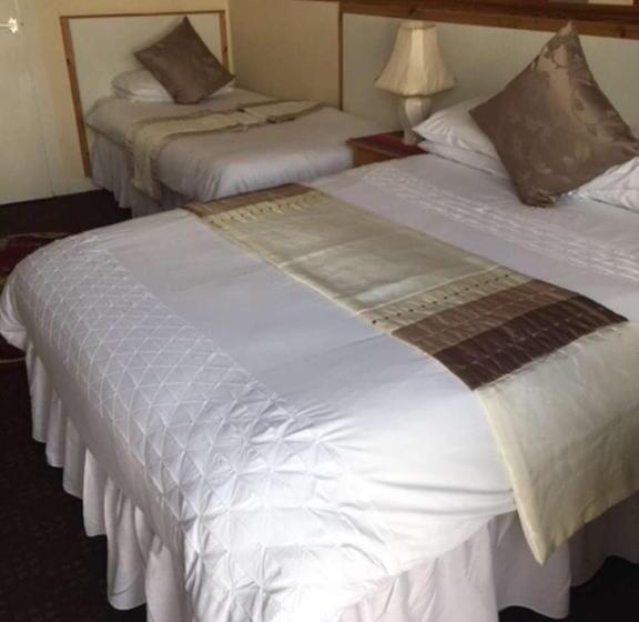 חדר משפחתי, The Thistle