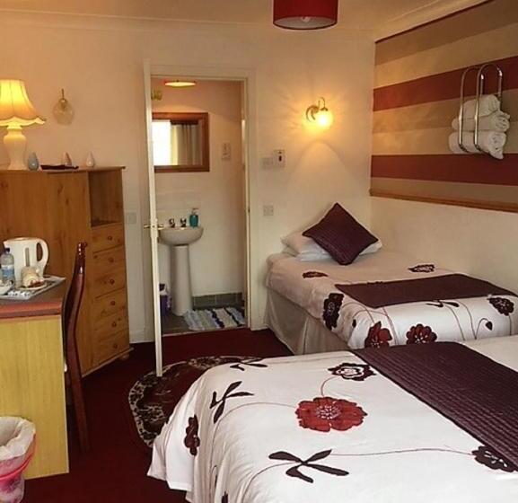 חדר משפחתי, The Thistle