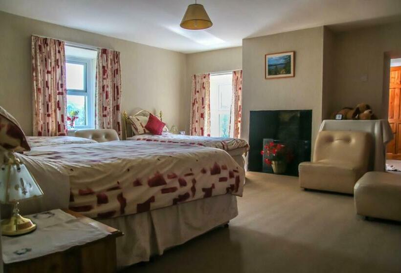 套房, Yellow House