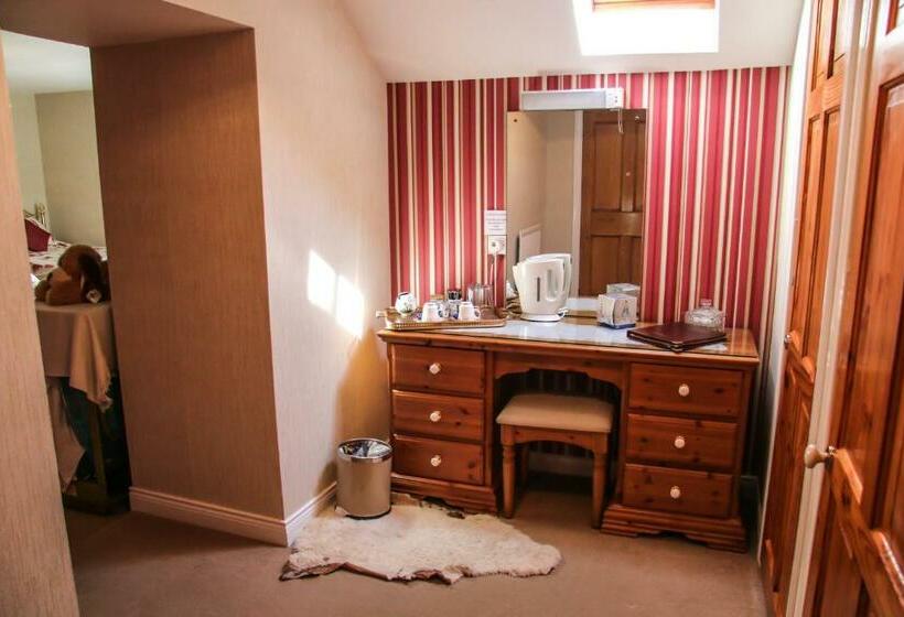 套房, Yellow House