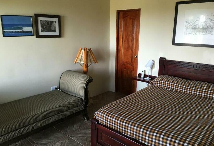 اتاق لوکس با چشم‌انداز دریا, Casa Roja Hostel