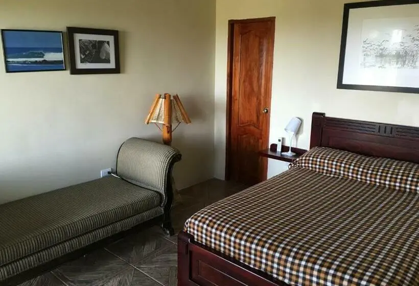 اتاق لوکس با چشم‌انداز دریا, Casa Roja Hostel