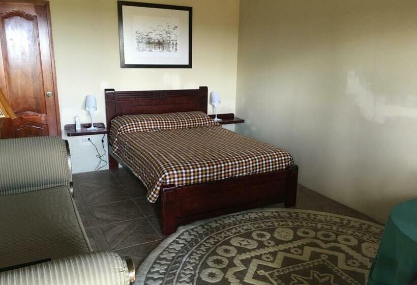 اتاق لوکس با چشم‌انداز دریا, Casa Roja Hostel