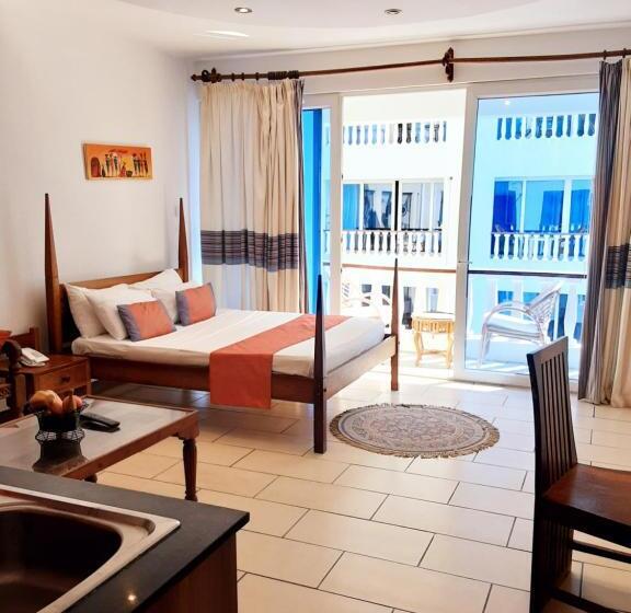 استودیوی استاندارد, Cowrie Shell Beach Apartments Official