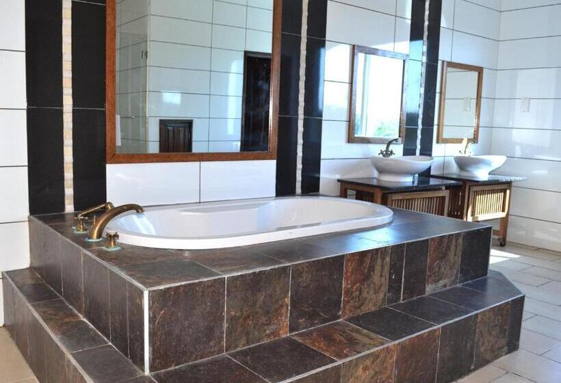 1 Bedroom Penthouse Apartment, Cowrie Shell Beach Apartments Official