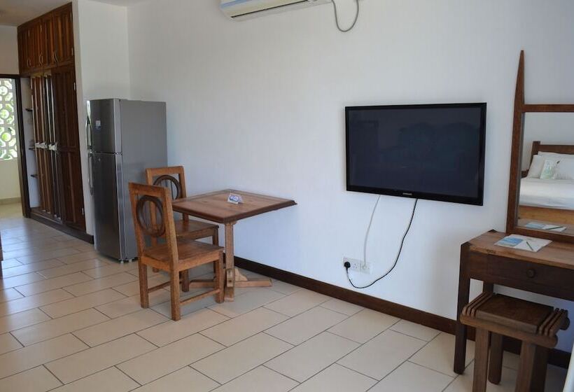 استودیوی استاندارد, Cowrie Shell Beach Apartments Official