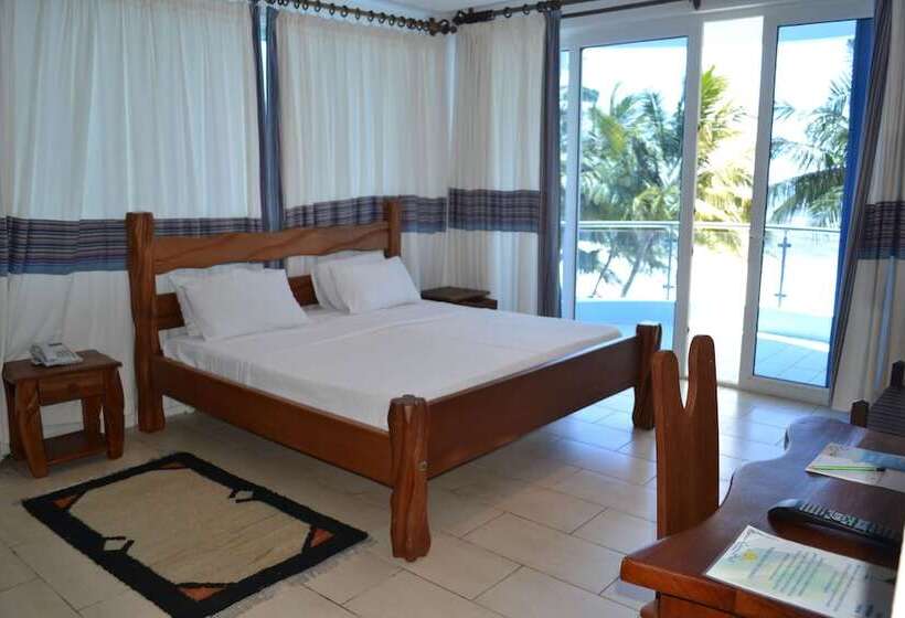 آپارتمان 3 خوابه, Cowrie Shell Beach Apartments Official