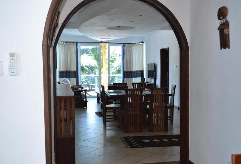 آپارتمان 3 خوابه, Cowrie Shell Beach Apartments Official