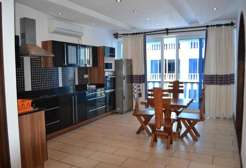 آپارتمان 3 خوابه, Cowrie Shell Beach Apartments Official