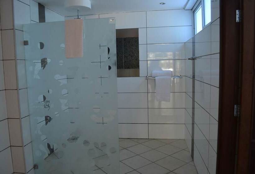 آپارتمان 3 خوابه, Cowrie Shell Beach Apartments Official