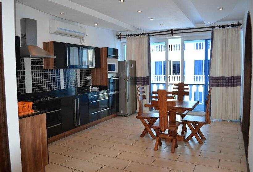 آپارتمان 3 خوابه, Cowrie Shell Beach Apartments Official