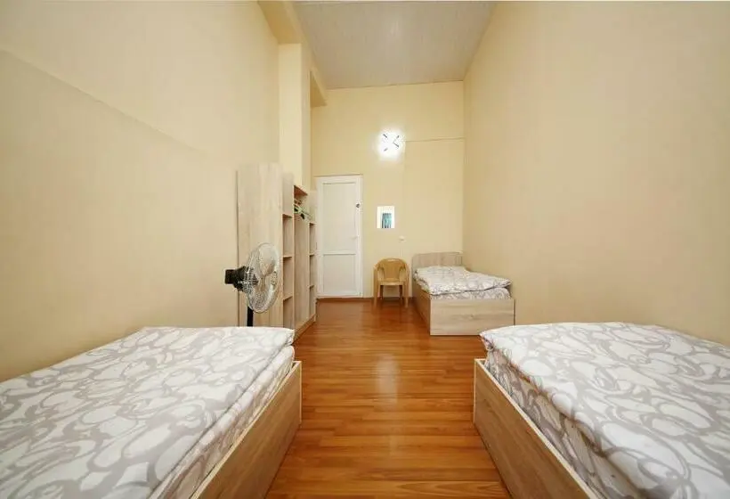 اتاق اکونومی, Hostel Mandaria