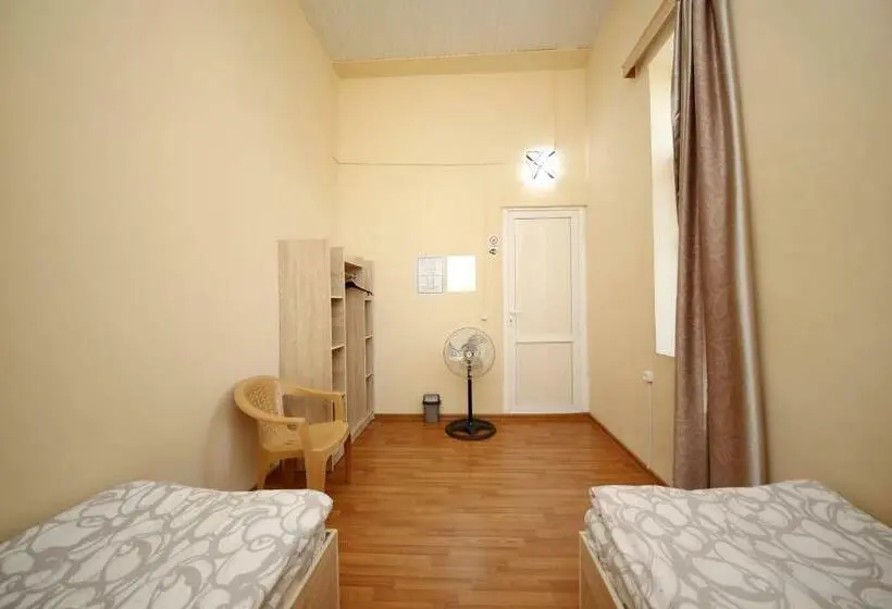 اتاق لوکس, Hostel Mandaria
