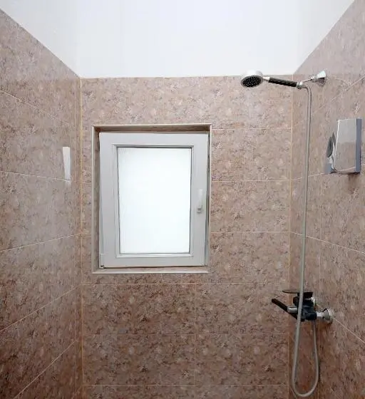 استودیو استاندارد با چشمانداز, Hostel Mandaria