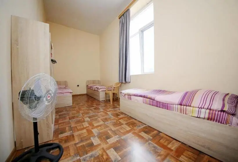 اتاق استاندارد سه نفره, Hostel Mandaria