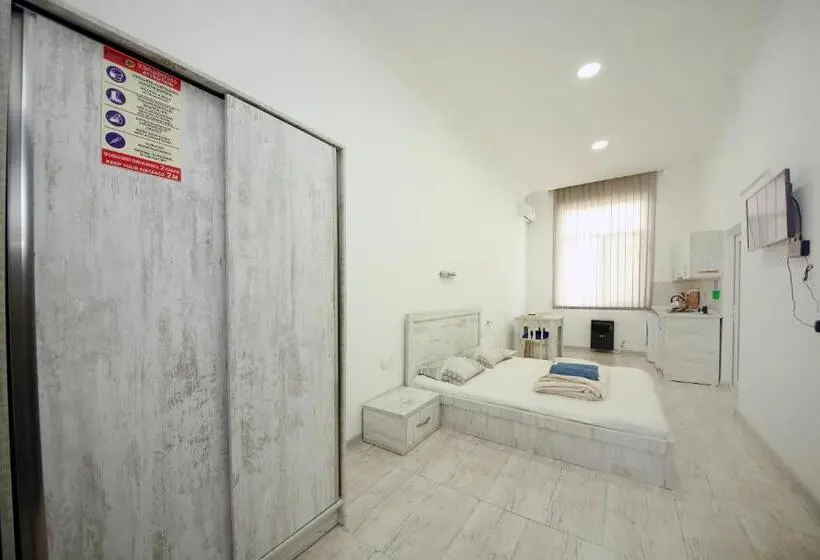 آپارتمان 1 خوابه با چشمانداز, Hostel Mandaria