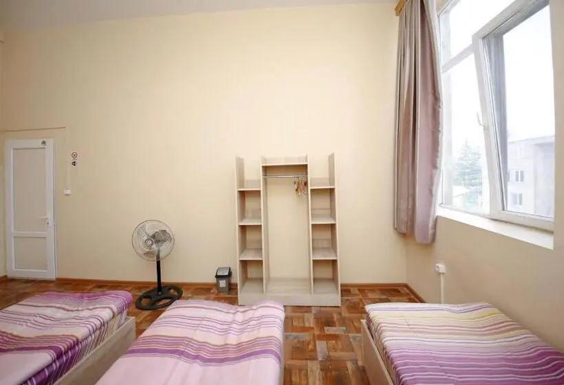 اتاق استاندارد چهار تخته, Hostel Mandaria