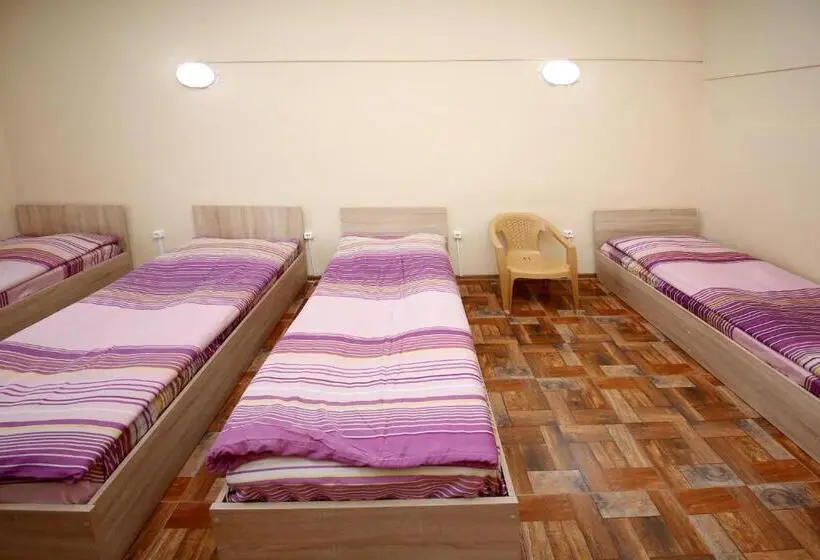 اتاق استاندارد چهار تخته, Hostel Mandaria