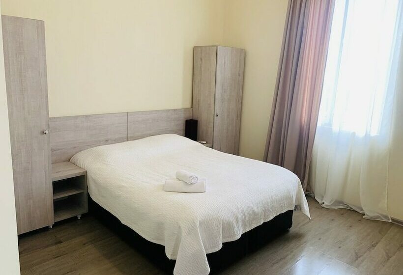 اتاق راحتی, Amigo I