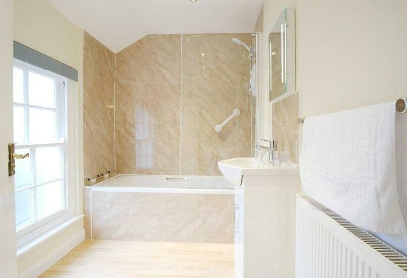 スタンダードルーム, Brendon Arms