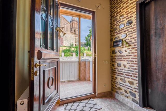 اتاق استاندارد, Dzveli Ubani