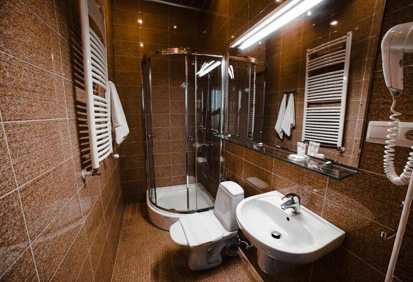 اتاق استاندارد, Dzveli Ubani